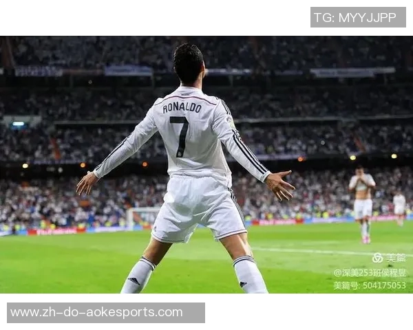 足球场上的传奇巨星C罗精彩瞬间全集高清图片欣赏 足球场上的传奇巨星C罗精彩瞬间全集高清图片欣赏