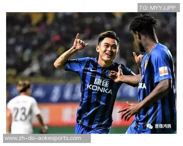 《足球传奇：明星球员背后的故事与荣耀时刻》